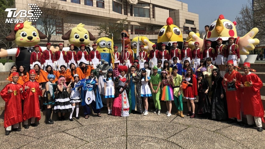 忠信學校盛裝上陣 竹市晚間走街慶元宵