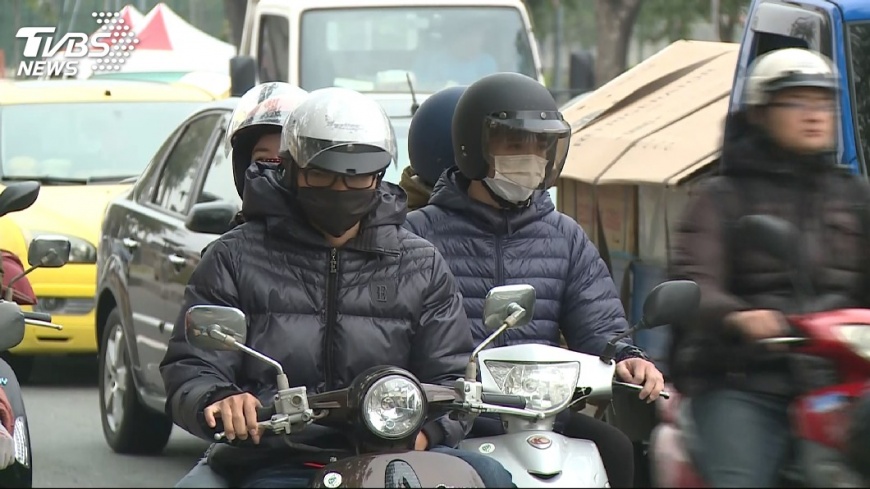 民眾外出須戴口罩，圖／TVBS資料畫面