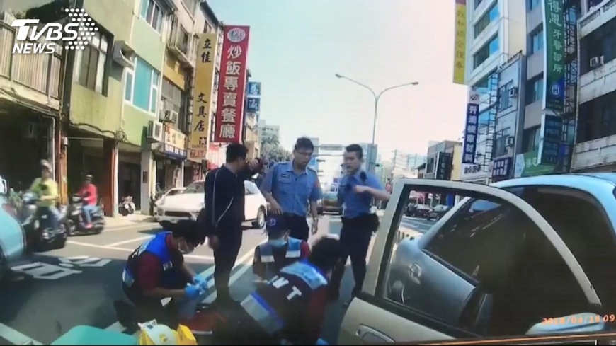 通緝犯兒逃逸被警擊斃　母拒認屍：我不認識他