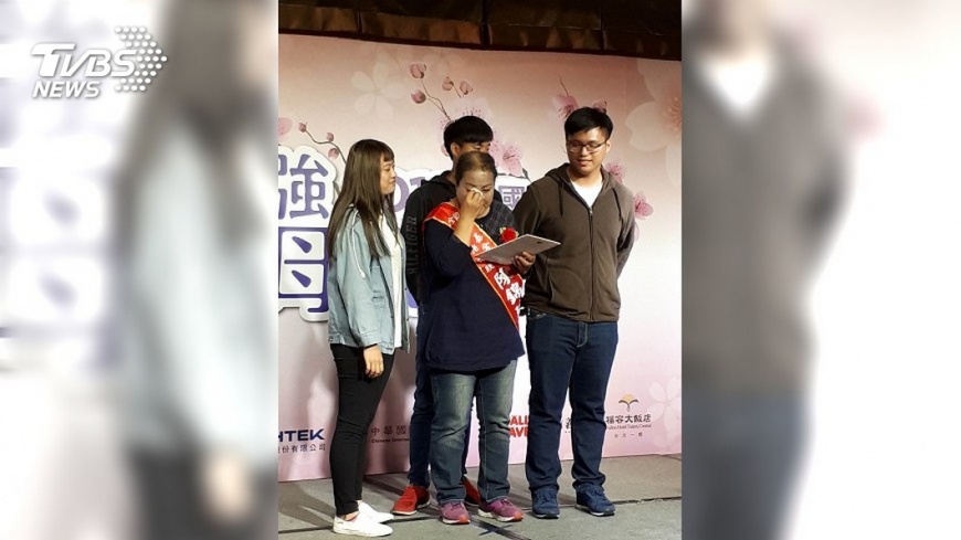 自強母親陳錦珠獨自扶養3名子女,癌症也因此復發轉移。圖/中央社