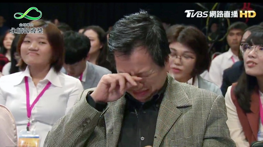 玄奘大學諸葛俊老師激動落淚/TVBS