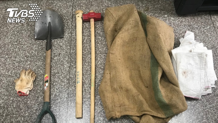 警方在鄒男住家起出犯案工具。圖/警方提供