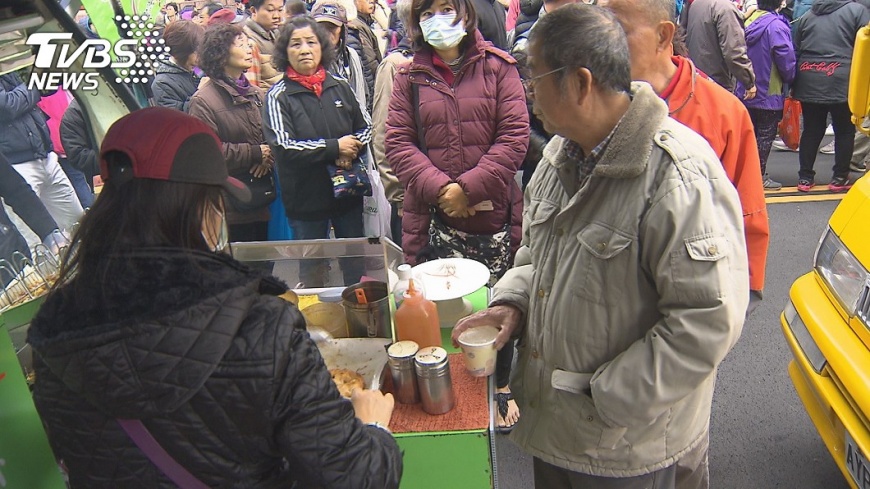 貨不夠賣!「韓流」北漂站台 攤商卡位賺飽飽
