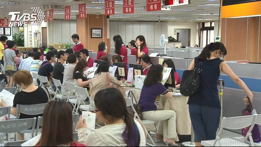快訊/長照費首納扣稅額 立法院三讀今年適用