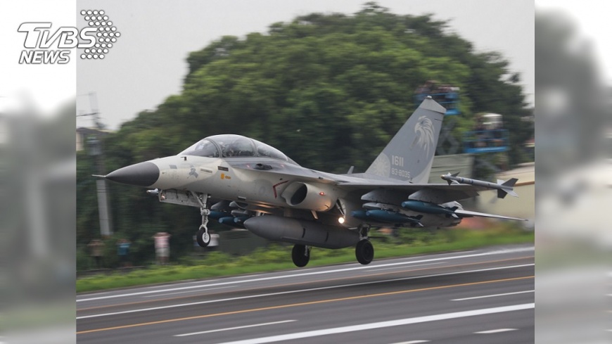 IDF戰機故障迫降 空軍:起飛時就爆胎