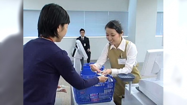 日本最強收銀員！　刷條碼結帳只需1.1秒