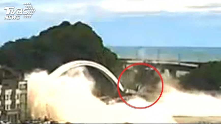 驚悚!南方澳大橋慘崩塌 21年前驚人巧合曝光