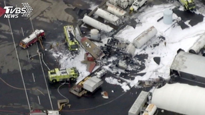 美二戰級轟炸機迫降康州機場失敗 釀7死9傷