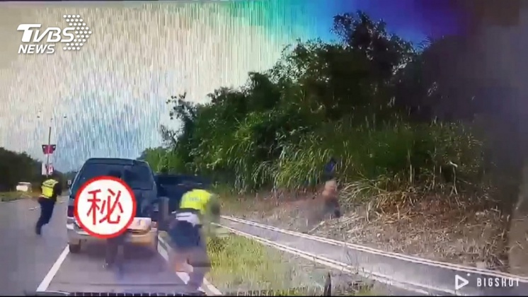 你們快跑!警盤查移工 竟趁亂妨害公務