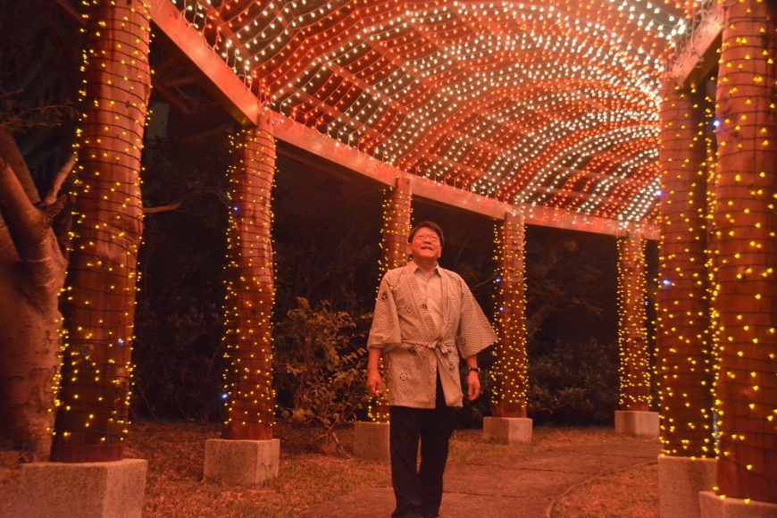 落葉秋楓染紅山頭,四重溪溫泉公園瀰漫浪漫日式風情