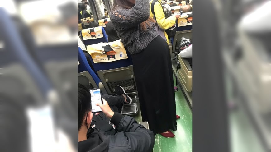 孕婦搭自強號沒人讓座。(圖/翻攝自爆料公社)