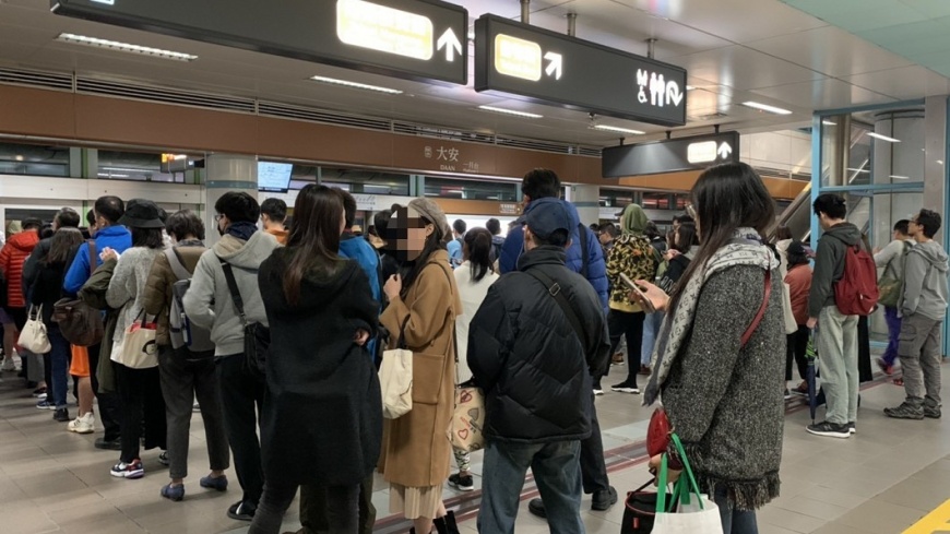 快訊/捷運文湖線故障當機 下班交通大亂