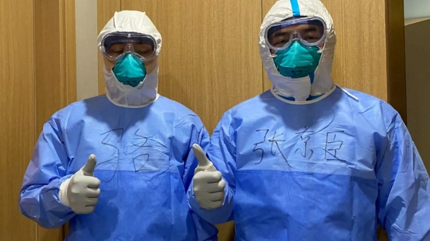 張京臣從醫5年,自疫情爆發後已經在重症加護病房奮鬥17天。(圖/翻攝自浙大一院微博)