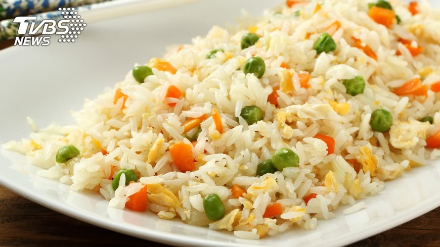 什麼配料「毀掉炒飯」? 網一面倒喊這個:沒廚藝才加