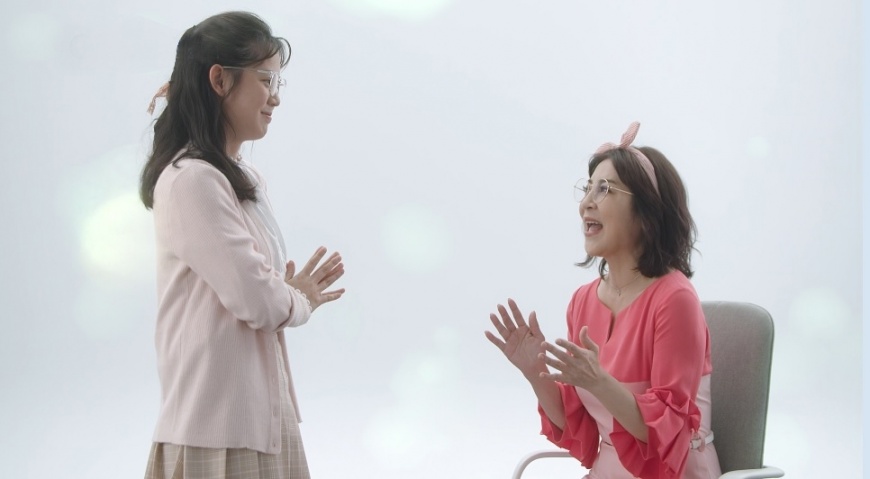 接班人?台灣濱崎2步--王彩樺攜女同框!