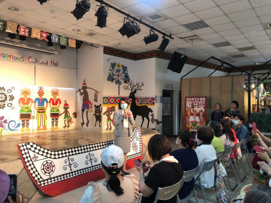 臺北市原民會長青樂活學員 出關基隆原民文化館看展