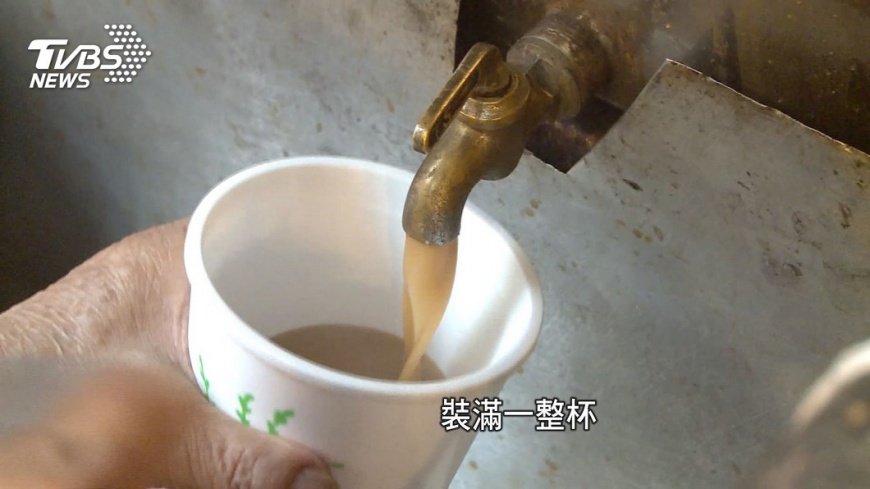 陳嫌嫌米漿太燙,借放櫃台。(示意圖/TVBS資料畫面)