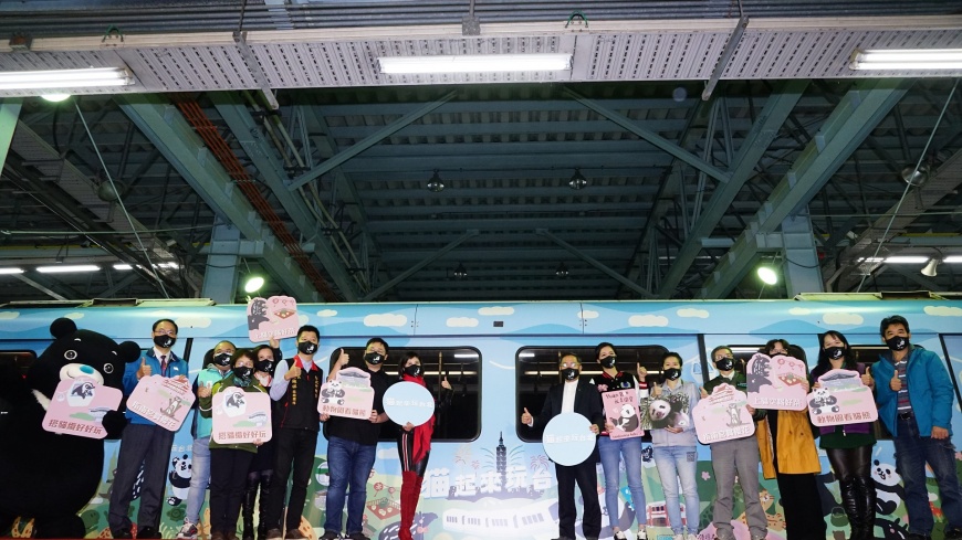 「猫起來玩台北」!捷運觀光彩繪列車12/16起跑