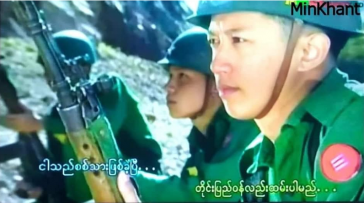 網紅刻意放大歌手Sai Sai穿著軍裝的照片,諷刺其支持軍方。(圖/取自Sai Sai 臉書粉絲專頁)