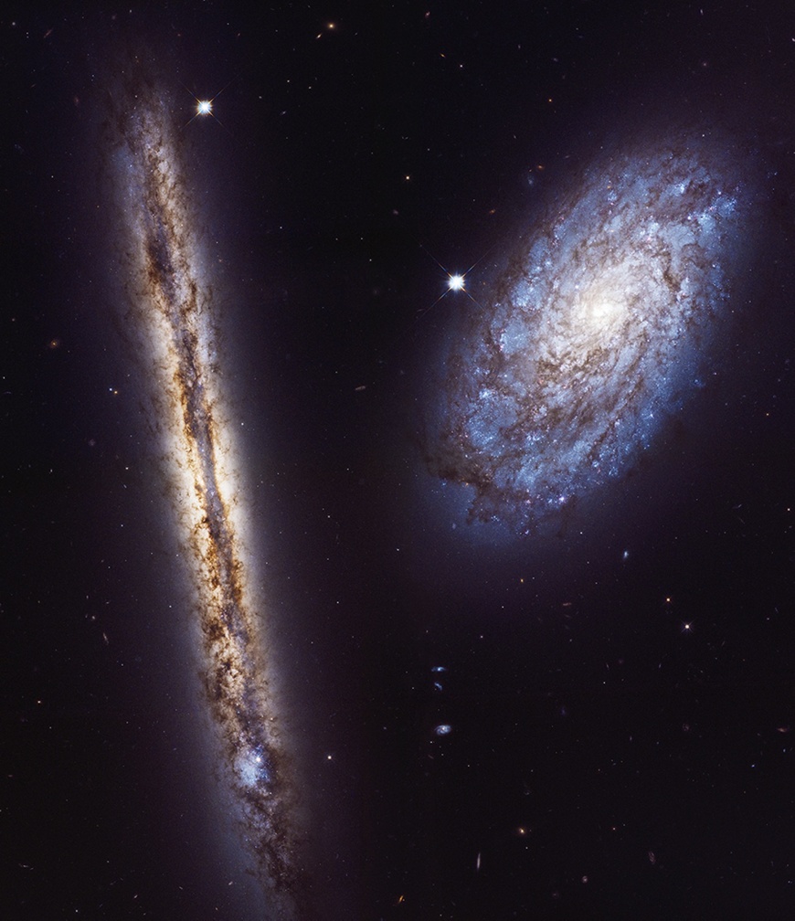 1月3日NGC 4302 and NGC 4298。(圖/翻攝自NASA)