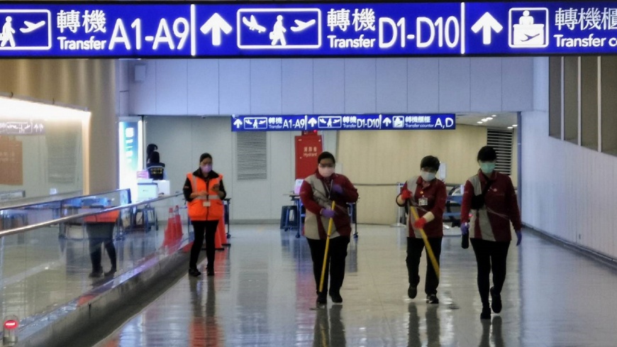 疫情警戒升級 桃機加強航廈清消 縮減候機室及商業服務設施