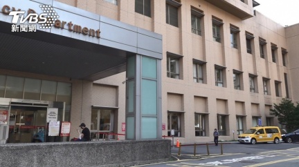 男童日前被送到雙和醫院時,意識不清、高燒且生命徵象不穩定。(示意圖,非當天照/TVBS資料照)