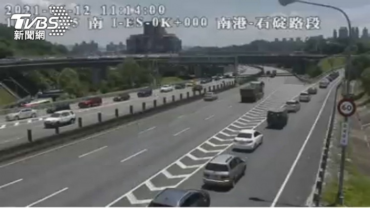 多處匝道皆有塞車情況。（圖／TVBS）