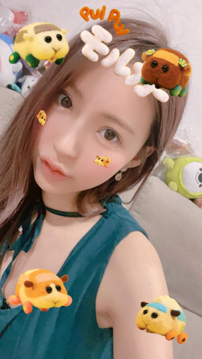 寧寧PO出素顏照。(圖/翻攝自寧寧臉書)