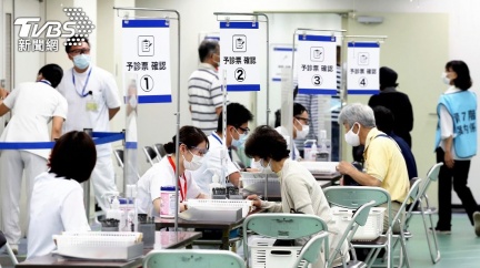 日本大規模接種中心。(圖/達志影像美聯社)