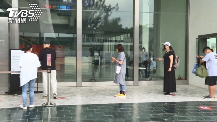 王育敏轟標準不一惹民怨。（圖／TVBS）