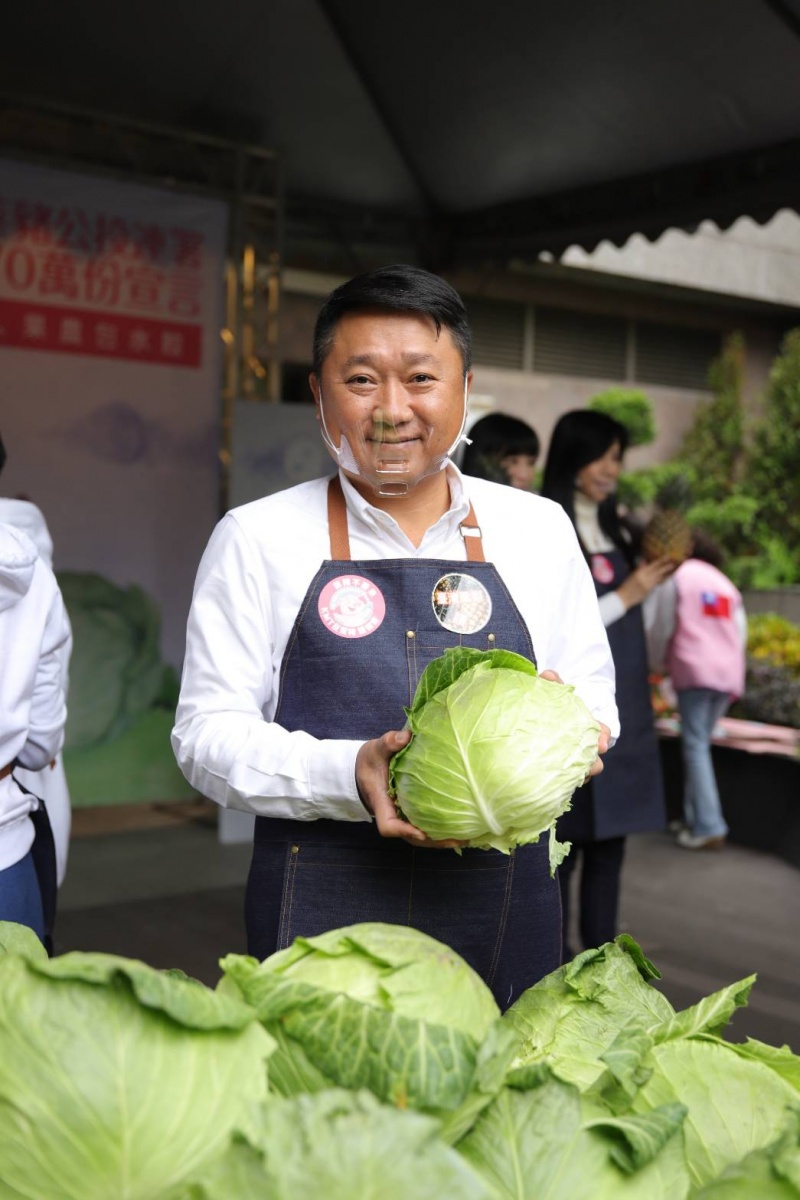 國民黨高雄市黨部主委李哲華。（圖／翻攝自李哲華Facebook）