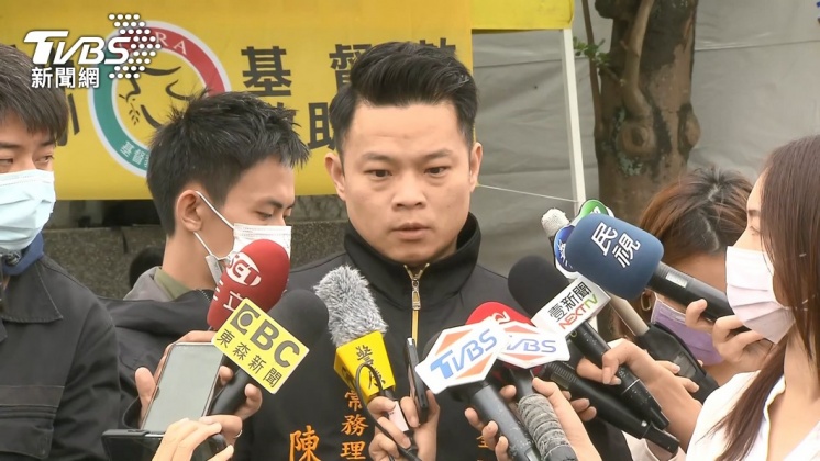 楷哥妻子質疑胡女傳許多曖昧和挑逗字句給老公，是為了引起陳修將的醋意。（圖／TVBS）