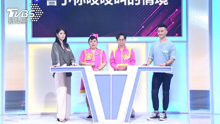 曹雅雯(圖左)和林俊逸(圖右)PK。(圖/公視台語台提供)