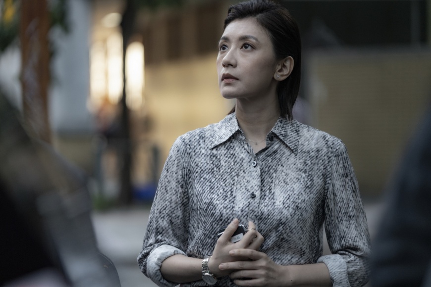 賈靜雯在《瀑布》中有精彩的演出。(圖/華映提供)