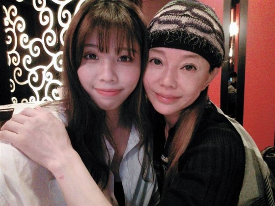 艾莉兒曾曬出和姑姑狄鶯的合照。（圖／翻攝自艾莉兒IG）