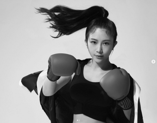 鄭家純長相甜美加上直率敢說的個性,吸引不少粉絲。(圖/翻攝自鄭家純IG)