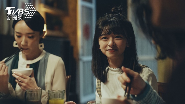 陳姸霏（圖右）在《2049》有未成年懷孕情節。（圖／瀚草影視提供）