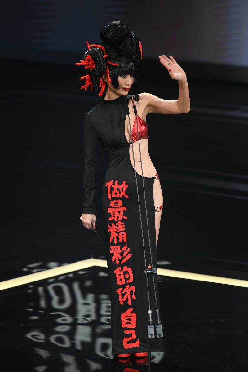 白靈擔任最佳導演頒獎嘉賓。(圖/金馬執委會提供)