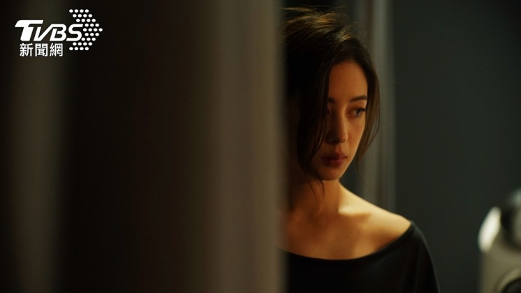 莫允雯從影以來最大尺度的突破演出獻給《不想一個人》。(圖/牽猴子提供)