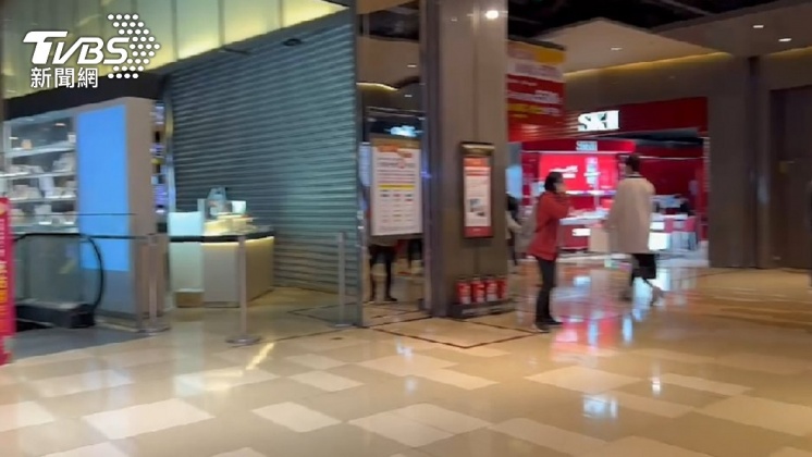京站台北店緊急閉店。(圖/TVBS)