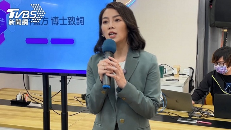 許藍方說和王少偉興趣類似所以很有話聊。（圖／TVBS）