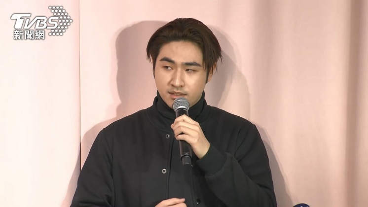 鹿希派睽違3年推出新專輯《P》,發片記者會淪道歉大會。(圖/TVBS資料照)