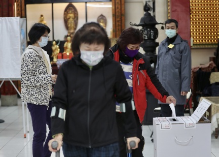 林昶佐罷免案登場　北市選委會：上午投票率約2成