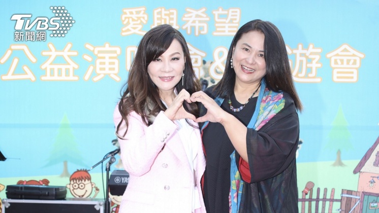 裘海正(圖右)與龍千玉。 (圖/台灣愛與希望國際協會提供)