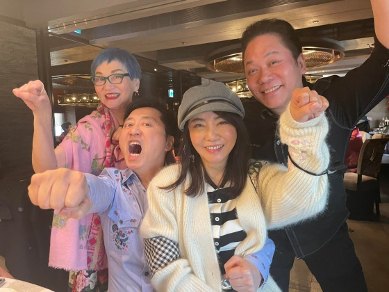哈林母親壽宴當天,張小燕(圖左)和卜學亮(圖右)都是座上賓。(圖/翻攝自柴智屏臉書)