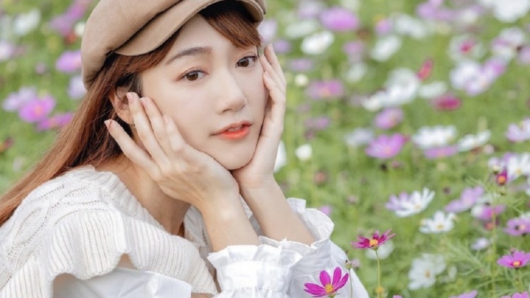 泱泱外型甜美,在《木曜4超玩》主持群中人氣超高。(圖/翻攝自泱泱IG)