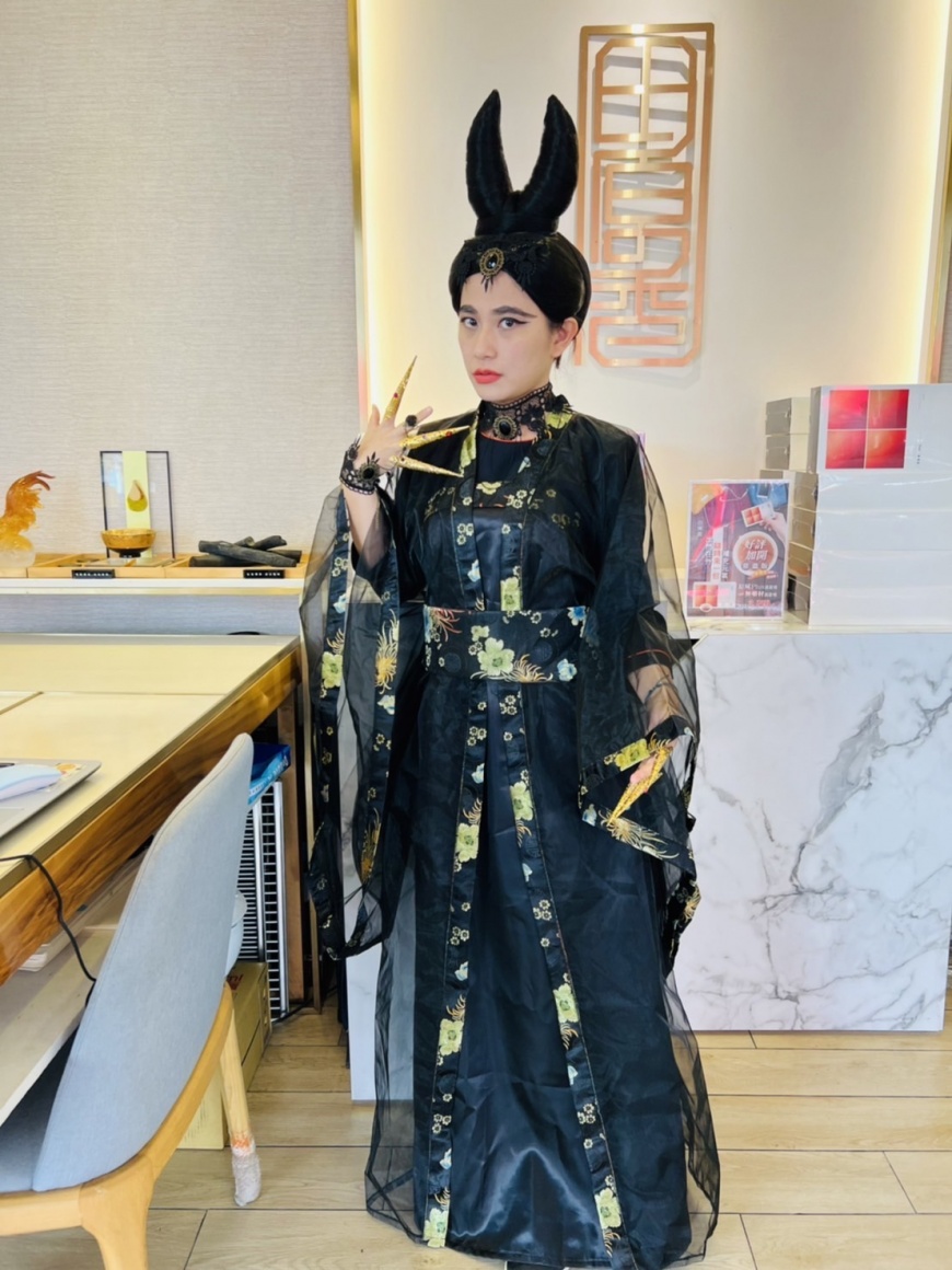 圖說:全台最炫店小二Cosplay趴等著你,快來田原香上傳合照拿優惠!