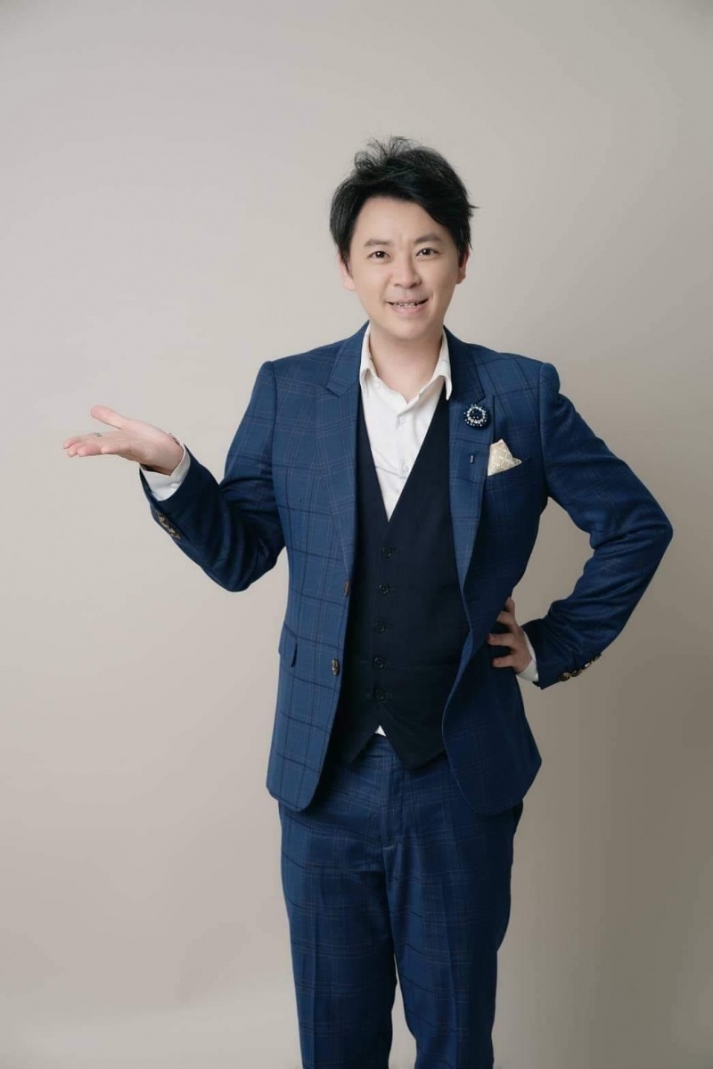 知名星座塔羅牌專家小孟老師。（圖／翻攝自小孟老師星座塔羅牌之清水孟 臉書）