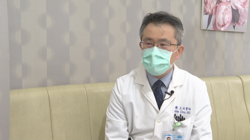 台北醫學大學附設醫院胸腔內科主治醫師周百謙。(圖/TVBS)