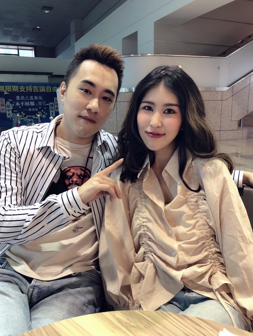 廖美然認為余祥銓和柔柔龍年結婚最好。(圖/鴻凱娛樂提供)